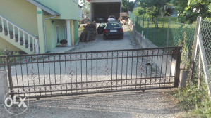 Kovana ograda kapije