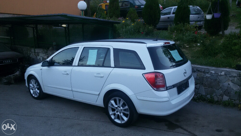 Opel Astra 2007.g cdti full extra stanje tek uvezena