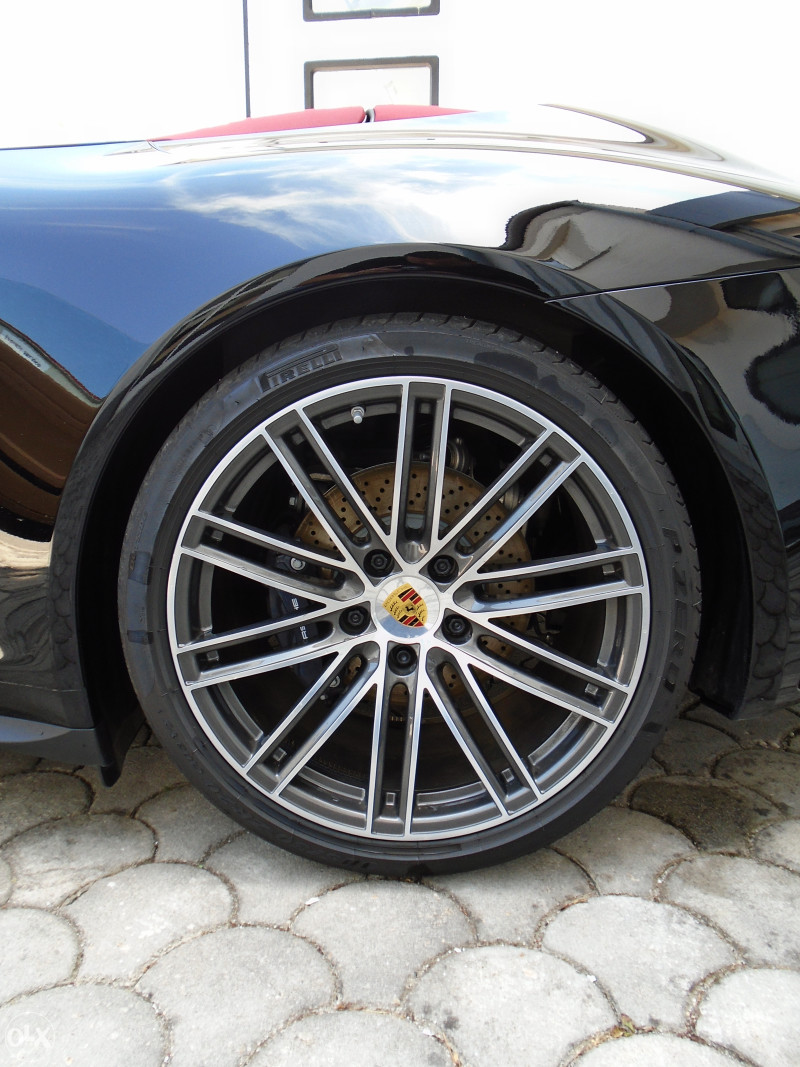 Porsche 911 Carrera 4 Cabriolet