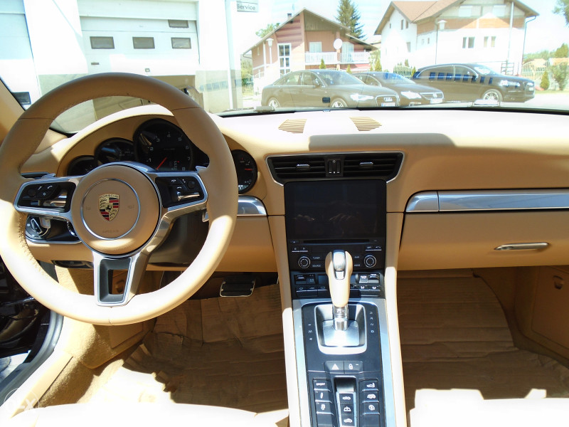 Porsche 911 Carrera 4 Cabriolet