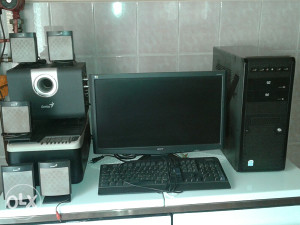 Racunar kompletan sa monitorom i 5.1 sistemom zvucnika