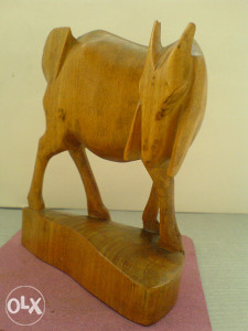 drvena skulptura 'koza' umjetnost