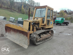 Cat buldozer