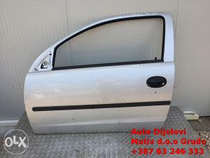 Vrata prednja lijeva Opel Corsa C 2004.