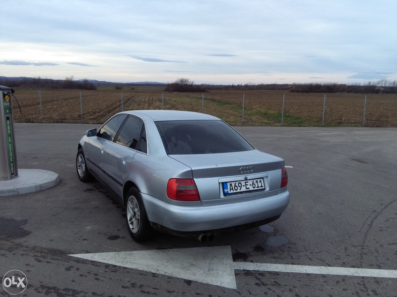 Audi A4 1.8 sekv plin