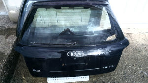 Zadnja sajba i hauba audi a4 karavan 98/01 god