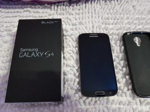 Samsung galxy s4 black GT I9515