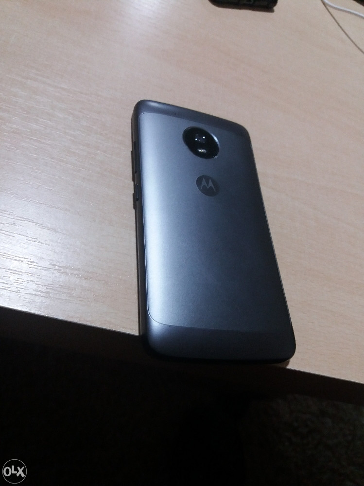 Motorola 5g kao nov