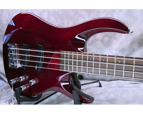 Bass gitara  H A M E R