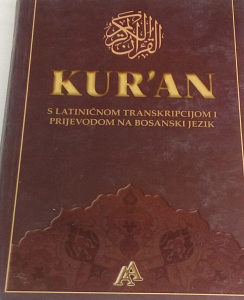 Kur'an sa latiničnom transkripcijom.Novo