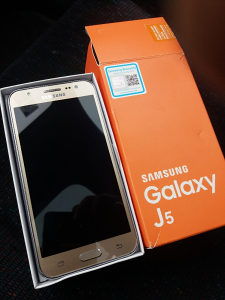 Samsung j5 2015 gold duos kao nov