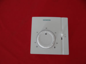 Sobni termostat Siemens RAA31