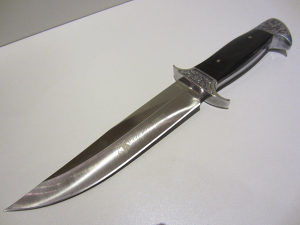 Noz Columbia G37 sa futrolom Novo