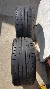 Auto gume