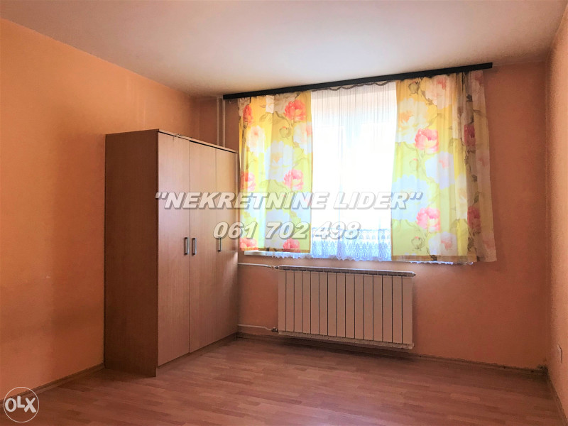 Renoviran jednosoban stan niže spratnosti 33m2