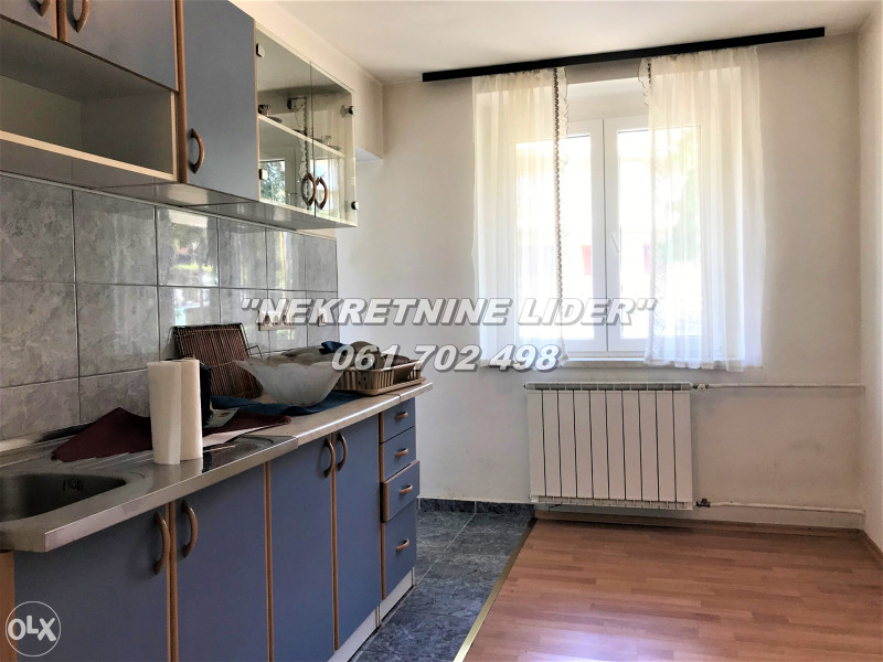 Renoviran jednosoban stan niže spratnosti 33m2