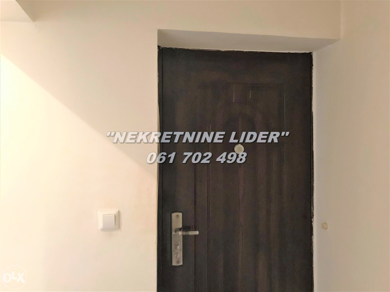 Renoviran jednosoban stan niže spratnosti 33m2