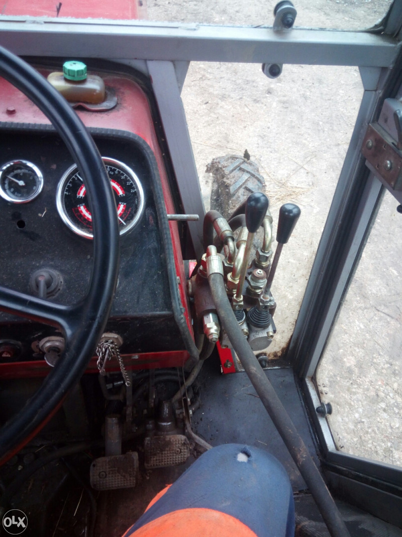 Traktor imt 560