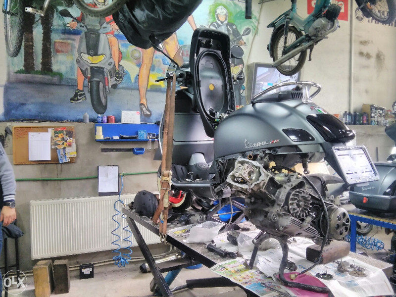 Servis motocikla / Service Motorcycle Piaggio Group