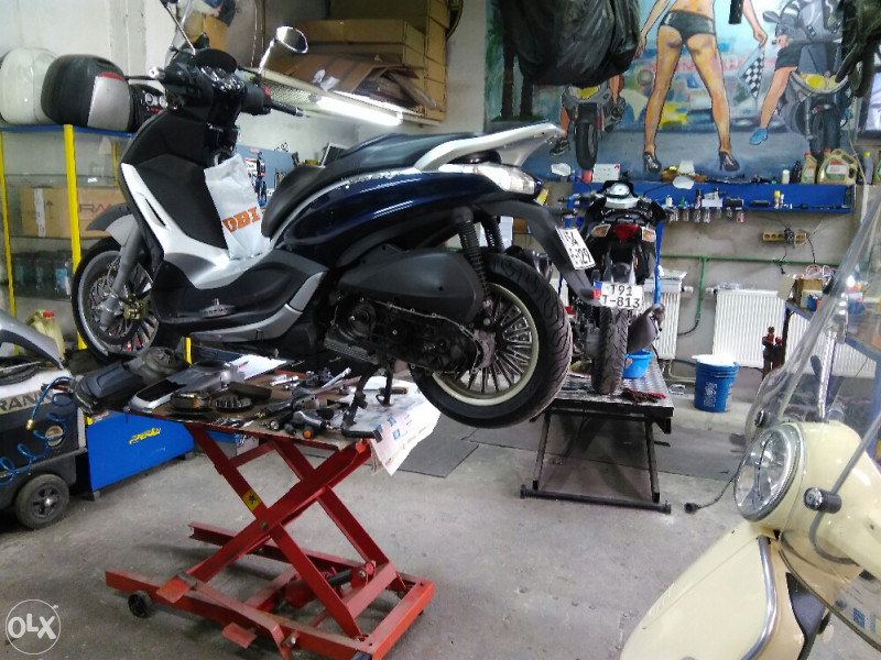 Servis motocikla / Service Motorcycle Piaggio Group