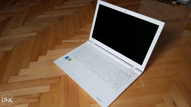 Toshiba Satellite C55 -C-1KR laptop, i3 5005U, nVidia