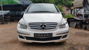 DIJELOVI ZA MERCEDES B 180   AUTO OTPAD ,,FAJCO,,