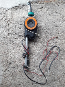 Auto antena elektricna