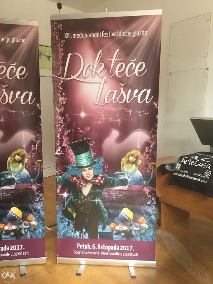 Roll up banner