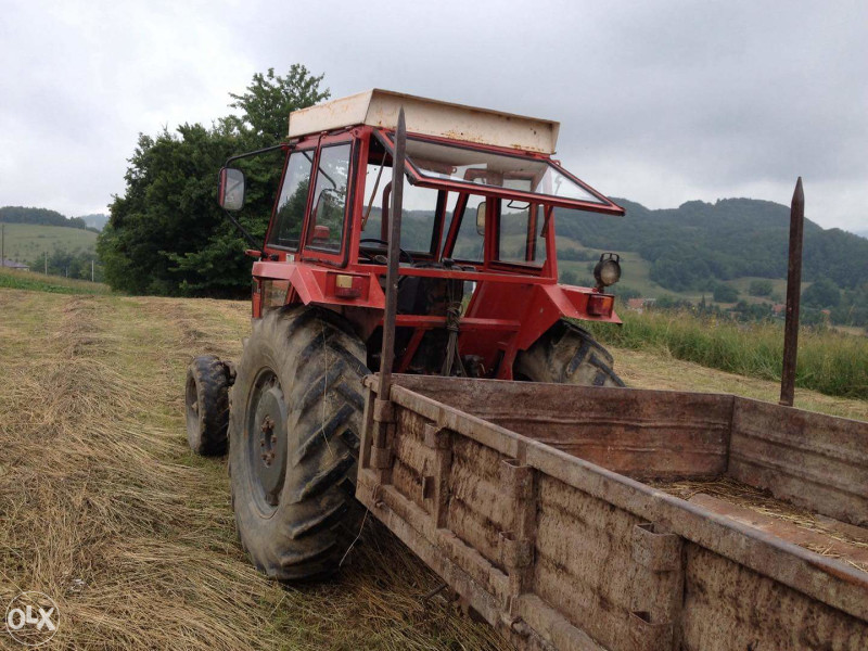 Traktor imt 560