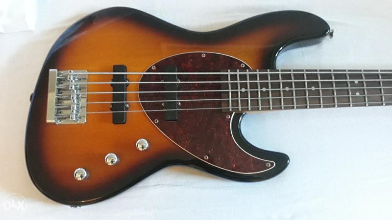 Bas gitara hamer