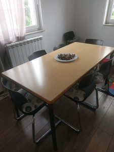 Trepazarijski sto i 4 stolice