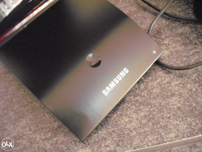 Samsung Central Station CA550 LED Monitor USB 3.0