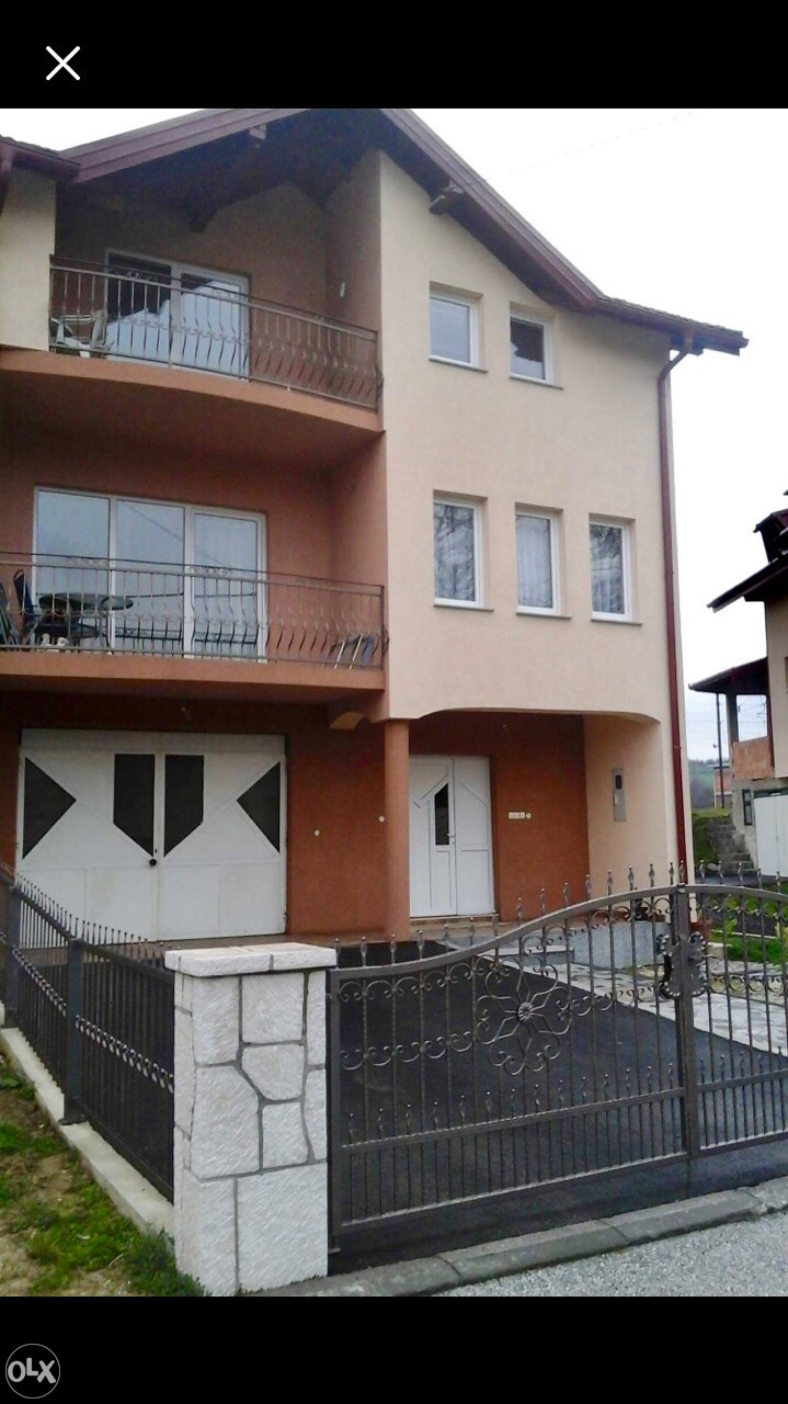 Kuca na dva sprata sa prizemljem i garazom