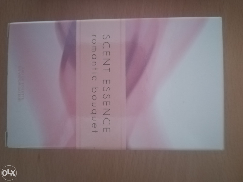Avon Parfem Scent Essence