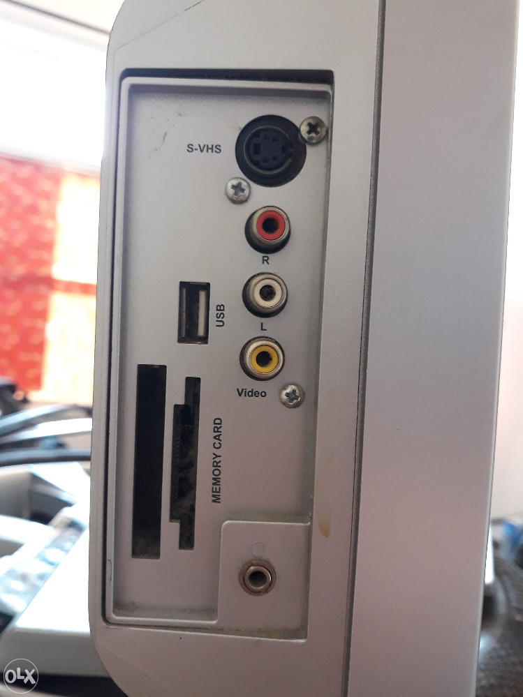 TV 32" LCD GRUNDIG Lenaro 32 lxw 82-7635 connect 81cm