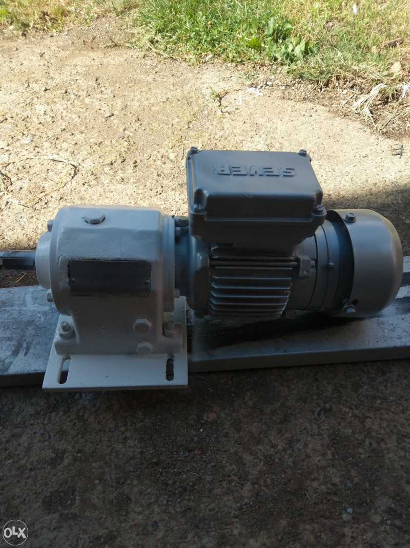 Elektro motor sa reduktorom i kočnicom