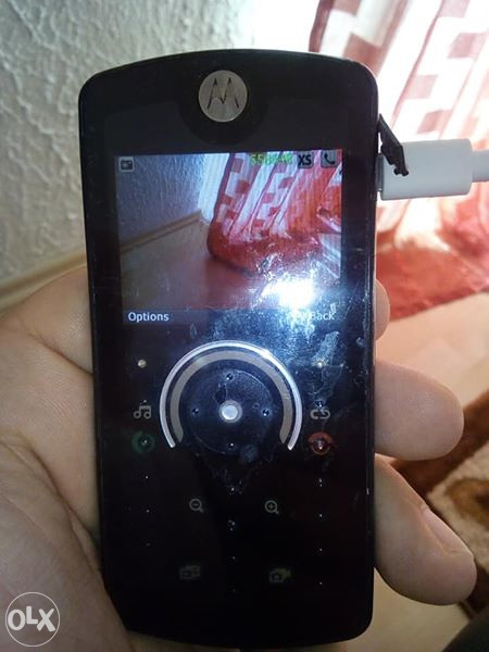 Motorola E8 Rokr linux