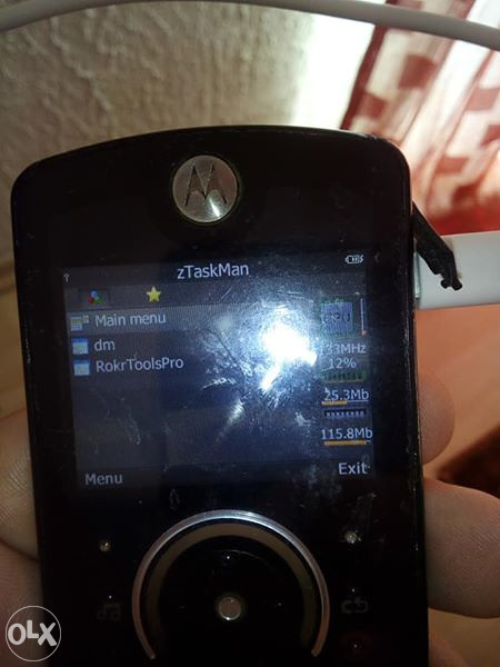 Motorola E8 Rokr linux
