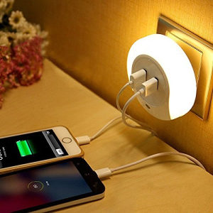 -Dual USB punjač s LED noćnim svijetlom