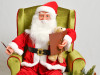 Deda Mraz u fotelji-figura sa melodijama i pokretima